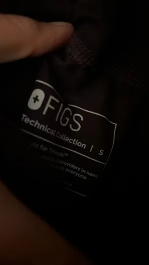 FIGS Scrubs thumbnail 3