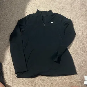 Nike Black dry fit Pullover thumbnail 1