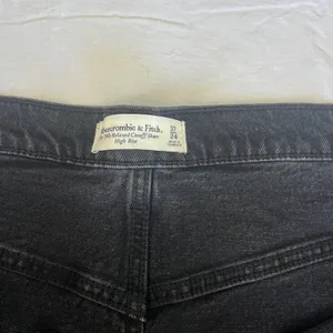 NEW Abercrombie & Fitch Women's Cut Off Black Shorts 90s Relaxed 37/24 High Rise thumbnail 3