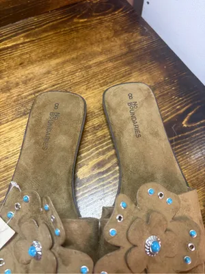 No boundaries brown flower sandals size 8 thumbnail 4