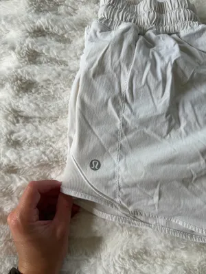 Lululemon Hotty Hot Shorts 4" Low-Rise Size 4 thumbnail 2