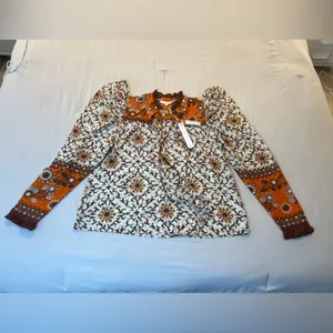 House of Harlow 1960 Orange and Cream Patterned‎ Blouse thumbnail 3