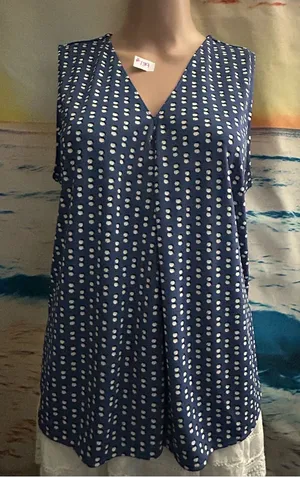 Ann Taylor Women’s Navy Blue Sleeveless V-Neck Dot Print Top LG Petite thumbnail 1