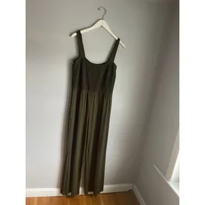 Olive Green‎ West Kei Ruched Tank Wide leg jumpsuit Tall Modern Vacation Resort thumbnail 3