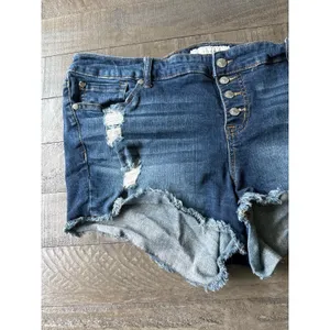 Torrid women's Blue Distressed 3" Jean Shorts Size 18‎ thumbnail 2