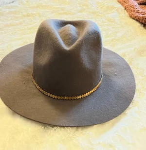 Tan Hat thumbnail 1