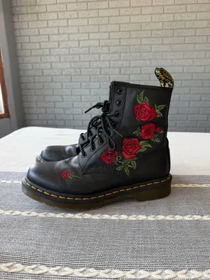 Dr. Martens 1460 Vonda Rose Embroidered Leather Combat Boots Black Size 9 thumbnail 6