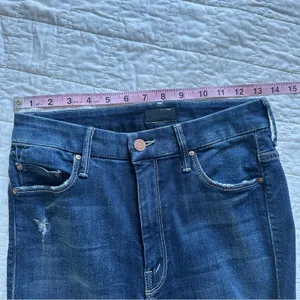 MOTHER The Looker Ankle Fray Jeans In Cat Attack 27 High Rise thumbnail 8