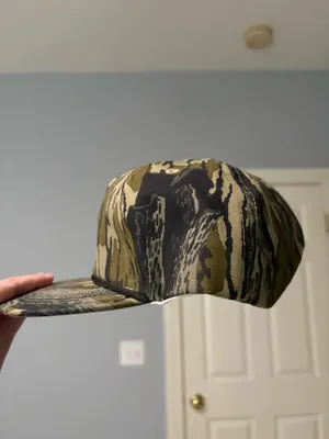 Delta Feather Hat Co. ‘Man’s Best Friend’ (Treestand) thumbnail 2