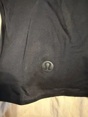 Lululemon Black Top thumbnail 3