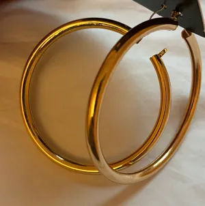 Gold Hoop Earnings thumbnail 3