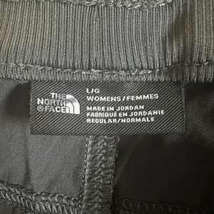The North Face Aphrodite 2.0 Hiking Pants Womens Large Gray Ruched Athletic thumbnail 6