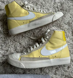 Blazer Mid 77 thumbnail 1