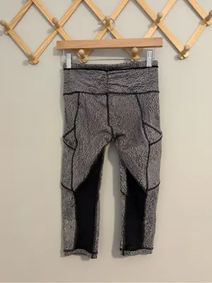 Lululemon Cropped Mesh Detail Leggings size 4 thumbnail 4