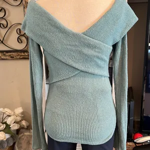 Free people Marley off the shoulder, ribbed, soft, plush material size Small thumbnail 6