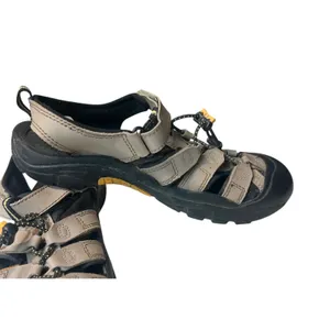 Keen Newport H2 Water Sandals Taupe Size 6 thumbnail 5