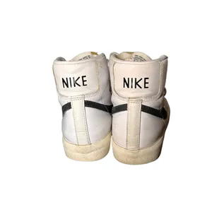 Nike Blazer Mid '77 Vintage Women’s Sneakers Size 6.5 White Black Shoes thumbnail 4