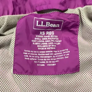 LLBean Women’s Full Zip Rain Jacket/Windbreaker Sz XS thumbnail 3