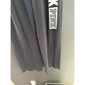 Victoria's Secret PINK Wide Leg Sweatpants Charcoal Gray Graphic Logo Small thumbnail 4