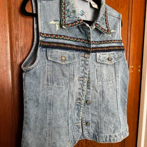Vintage 90s Bill Blass Embroidered Floral Rhinestone Denim Vest M Cottage Garden thumbnail 3