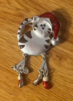 Christmas Cat Pin Silver thumbnail 1
