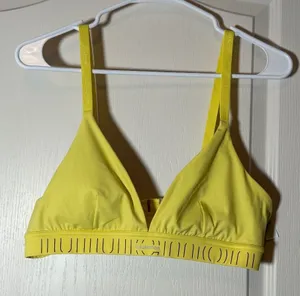 Lululemon License to Train Triangle Bra Light Support A/B Cup Logo Size 12. thumbnail 1