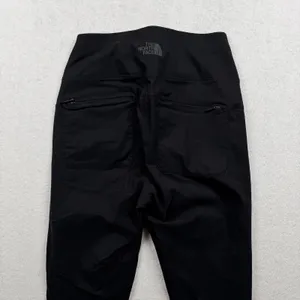 The North Face Paramount Hybrid High Rise Leggings Women’s XS Black Zip Pocket thumbnail 2