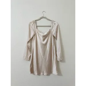 Princess Polly Star Power Champagne Satin Mini Dress NWT Size 8 thumbnail 3