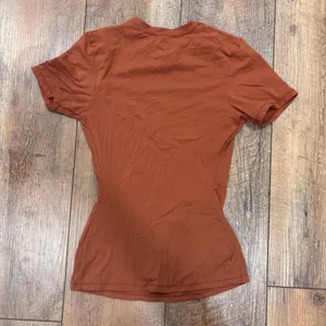Skims Women's Size XS Chai Brown Orange Fits Everybody Short Sleeve T-Shirt EUC thumbnail 4