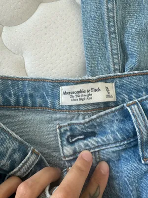 Abercrombie High-Rise Jeans 90s Straight thumbnail 3