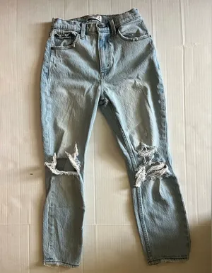 Abercrombie & Fitch The Mom High Rise Jeans size 0 thumbnail 1