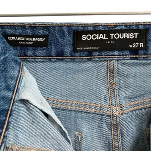 Hollister Social Tourist Ultra High-rise Baggy Jeans‎ Women’s 27 Wide Snap Leg ￼ thumbnail 7