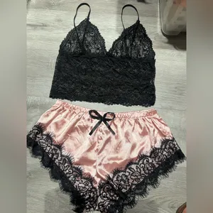 Elegant Black and Pink Lace Sleepwear Set thumbnail 4