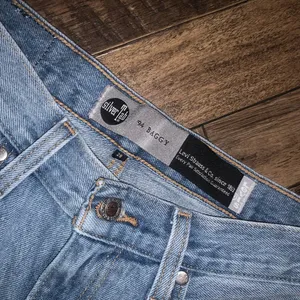 Silver tab Levi’s 94 baggy distressed denim jeans 28 $89 boho casual casual thumbnail 5