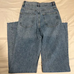 Zara High Waisted 90s Full Length Blue Jeans thumbnail 2
