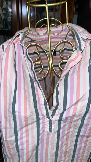 Universal Threads Casual spring shirt thumbnail 2