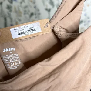 SKIMS Square Neck Bodysuit | Clay NWT size XS‎ thumbnail 7