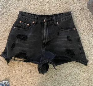 NWOT black high waisted shorts thumbnail 1