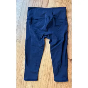 Lululemon Reveal Crop 15"‎ in Midnight Navy Blue size 8 No Flaws thumbnail 2