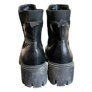 Guess Keva Booties Lugged Sole Chelsea Boots in Black thumbnail 7