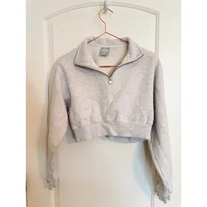 Tna Sweatshirt‎ Women S Grey Cozy Fleece Perfect Quarter Zip Cropped Pullover thumbnail 3