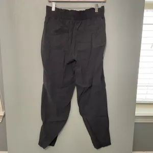 Old Navy Women Pants Gray Elastic Paperbag Waist Tapered Leg Size Small thumbnail 3
