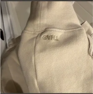 Aritzia Cozy TNA Fleece Perfect fit hoodie thumbnail 4