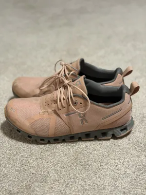 On Cloud Running Shoes Waterproof Women’s thumbnail 3