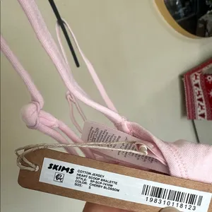 SKIMS Cotton Jersey Heart Cutout Scoop Bralette Cherry Blossom Pink SP-SCP-7415W thumbnail 4