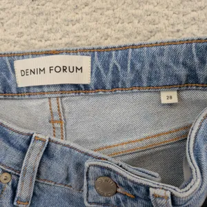 Denim Forum Aritzia Joni High Rise Flare Jeans Blue Medium Wash 28 DW1663 thumbnail 3