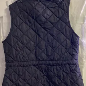 Gap Black Light Quilted Vest Size Small
Spring, Fall thumbnail 3