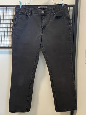 EUC | Levi’s women’s 505 straight leg jeans — size 14‎ thumbnail 1