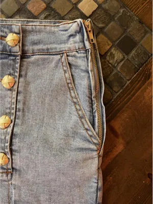 Vintage Y2K Cookie & Sebastian Light Wash Gold Button Denim Shorts size small thumbnail 3
