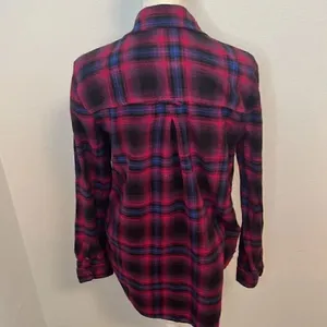 American Eagle Outfitters soft flannel shirt. Ahh-maxi fly soft. Size XS. thumbnail 3